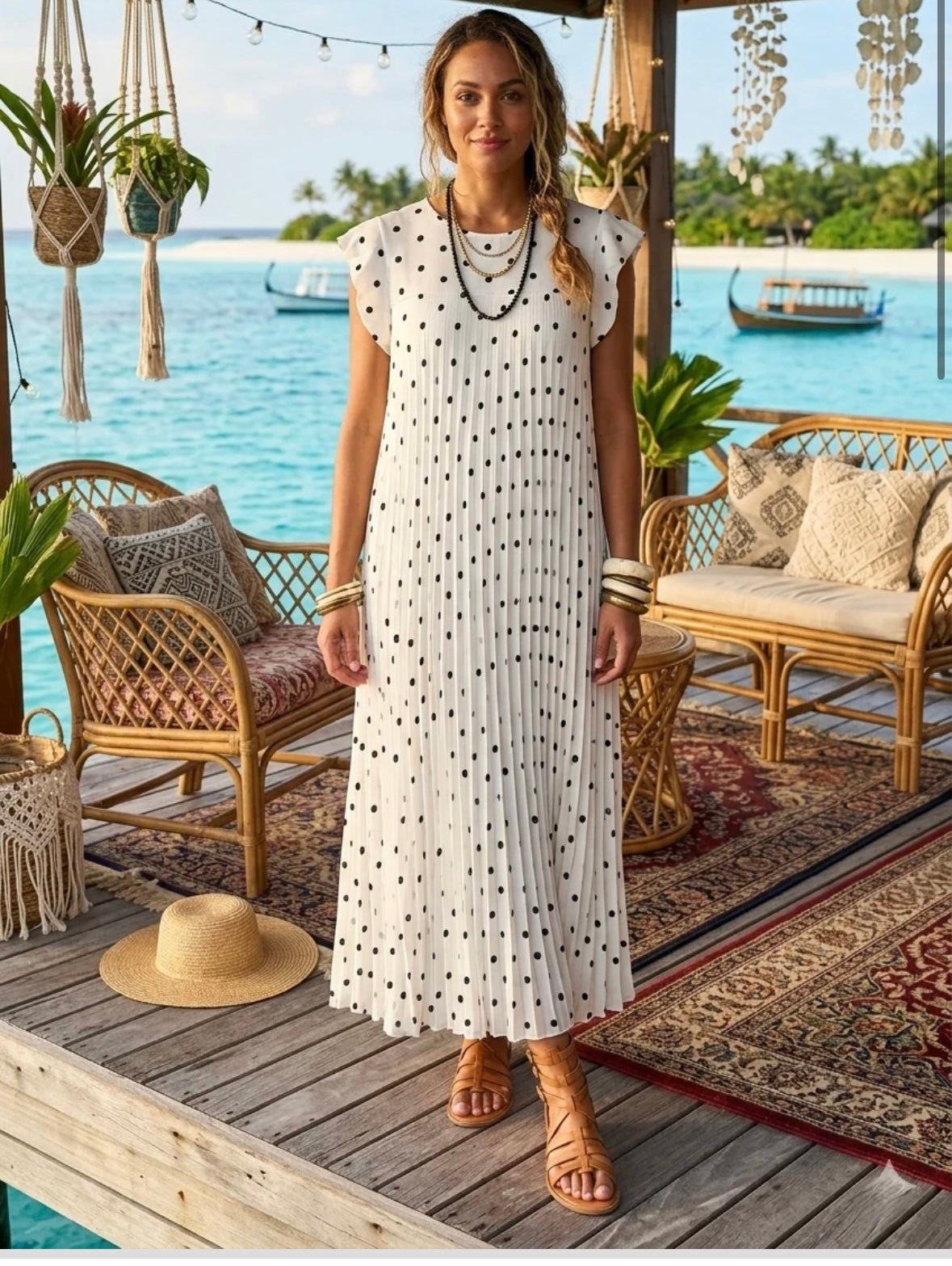 Donna polka dot Stunning pleated non crease dress with pockets.
One size fits 10-18