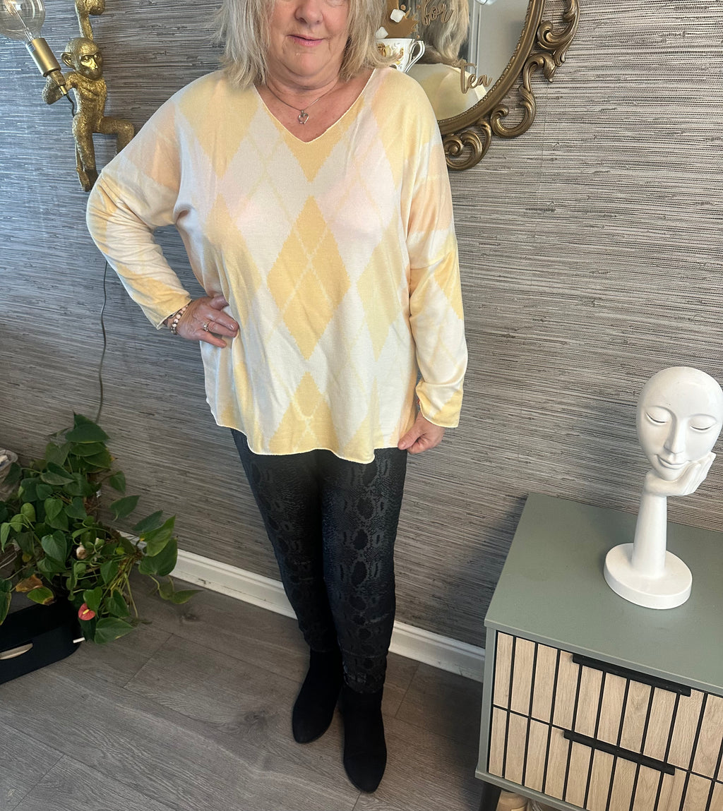 Julie super soft lightweight knit fits 10-18/20