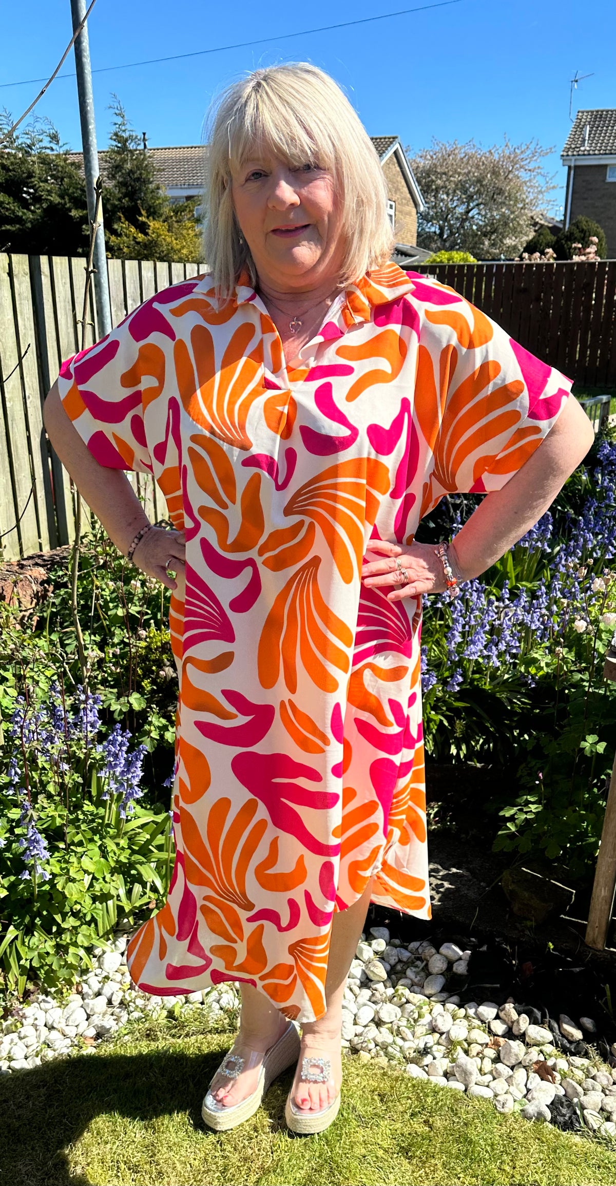 Helena Stunning non crease dress with pockets. 

One size fits 10-20