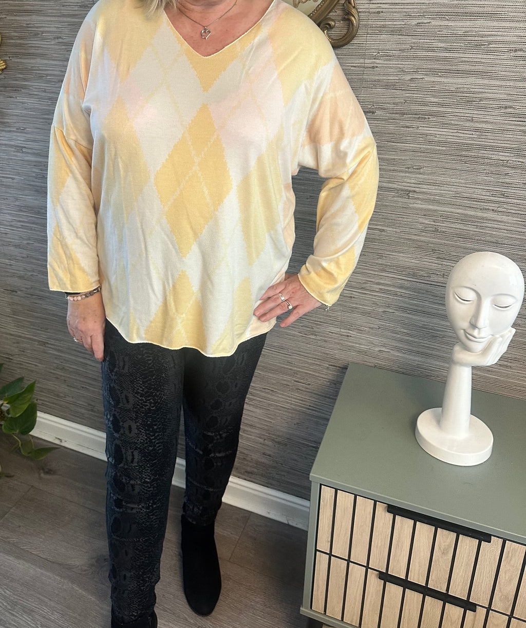 Julie super soft lightweight knit fits 10-18/20